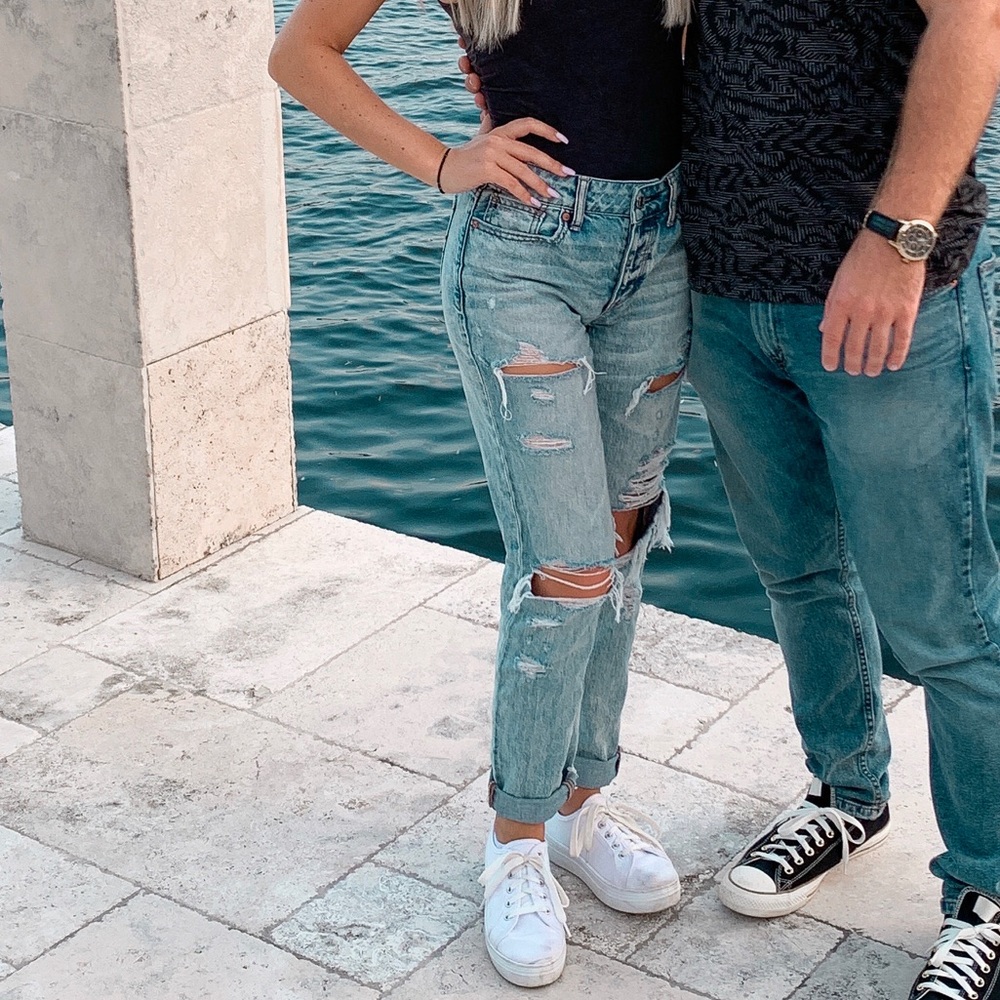 American Eagle Mom Jeans